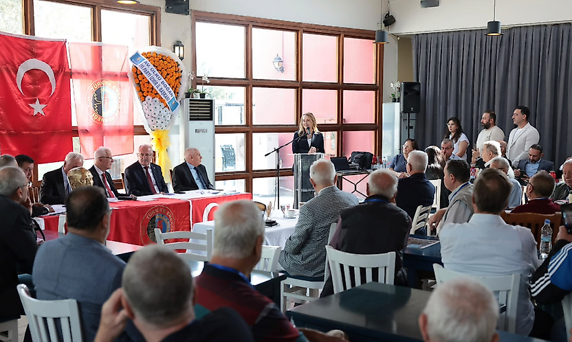 İzmirli emekliler sandık başına gitti: Zekeriya Beypınar güven tazeledi!