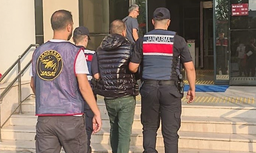 JASAT Selçuk'ta yakaladı: 60 ayrı suçtan aranıyordu