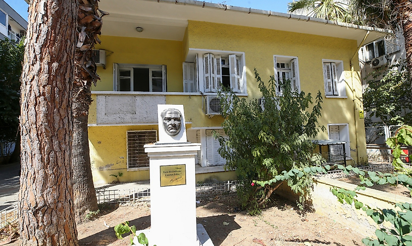 Karşıyaka'nın tarihi sağlık merkezinde restorasyon başladı