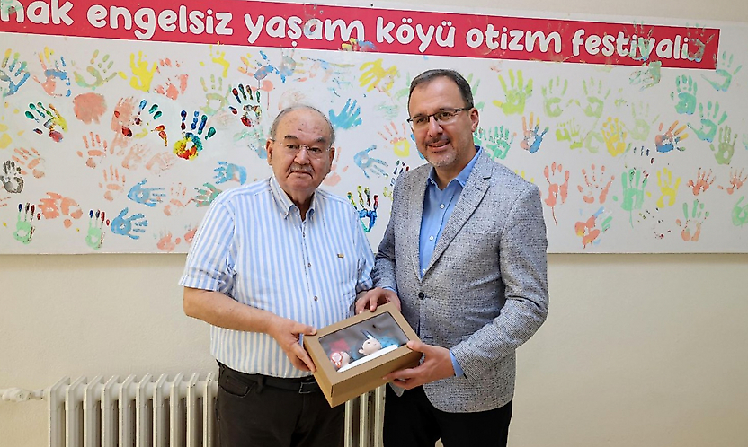 Kasapoğlu: 'Burhan Özfatura İzmir'in hafızasında yaşayacak'