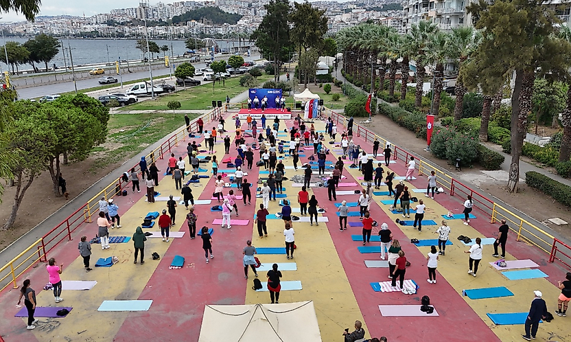 Konaklılar güne yoga ve sporla başladı