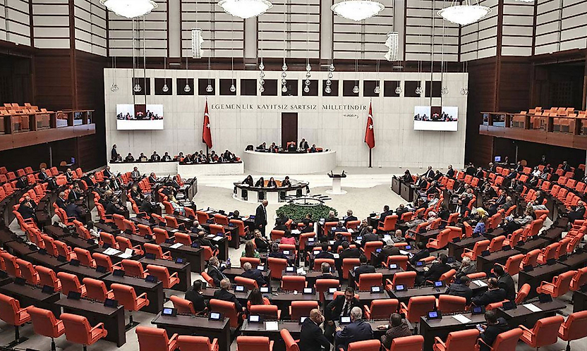 Meclis açılıyor: Nafaka, sigara ve sosyal medya için yeni düzenlemeler gündemde
