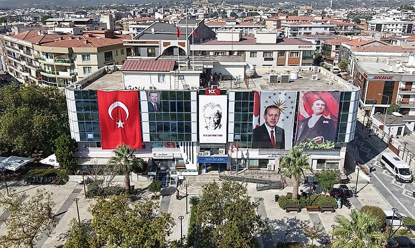 Menderes'te parklarda 'Güvenli Menderes' çalışması
