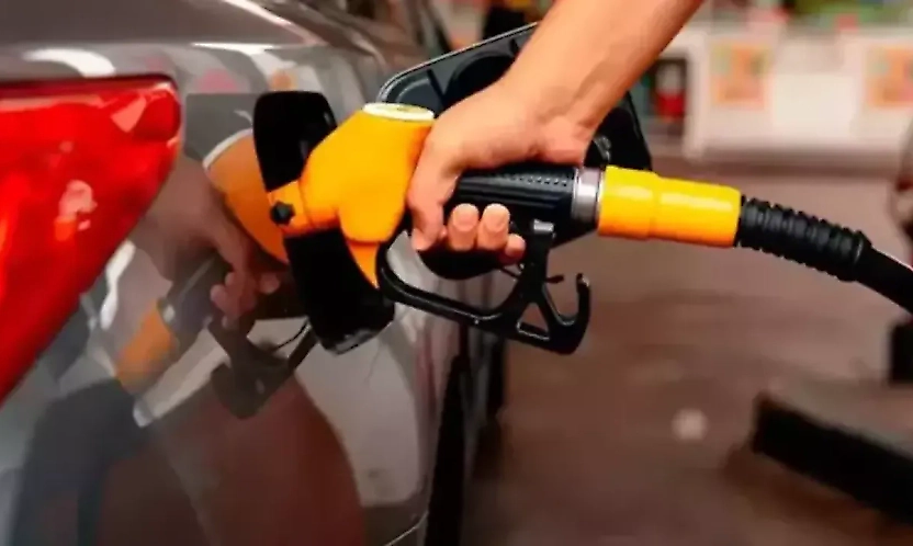 Motorine indirim geldi: İzmir'de litre fiyatı 100 liranın altına indi
