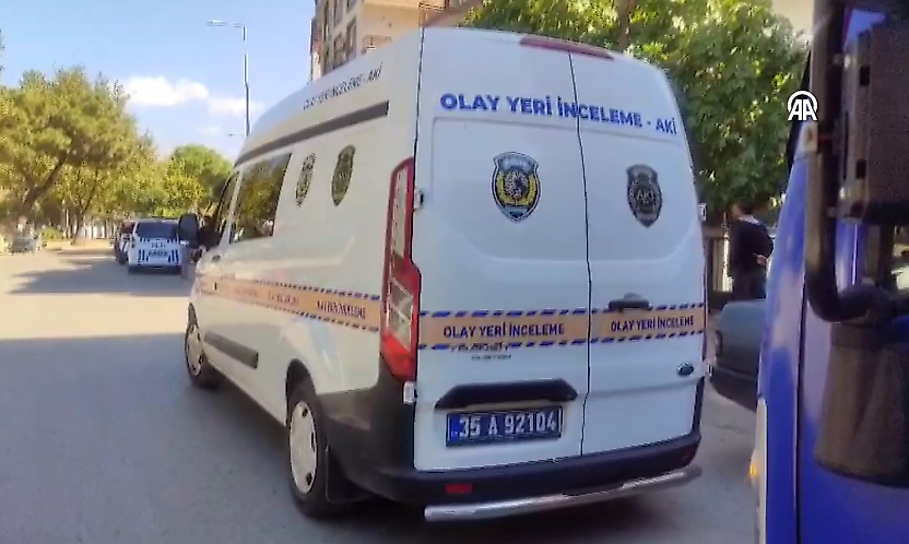 Ödemiş'te evinde bıçakla yaralanan kişi hayatını kaybetti