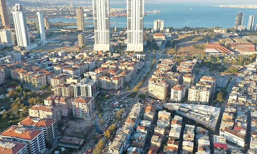 Rönesans Holding'in gece çalışmasına tepki: Sabah namazına kadar kazık çakıyor