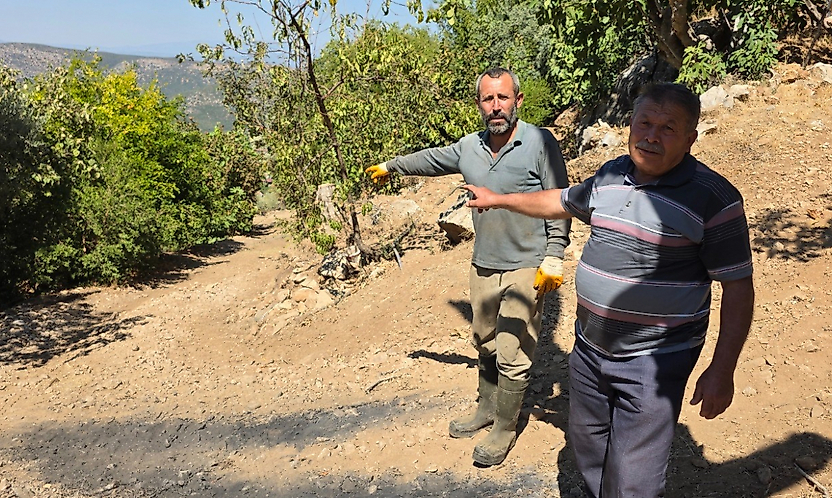 Tire Akçaşehir'de bitmeyen yol sorunu: Vatandaşlardan Büyükşehir'e yol ve asfalt çağrısı