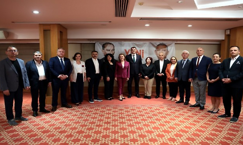 YENİ Parti İzmir'de çift zirve: Güç başkanlar ve vekiller ile görüştü