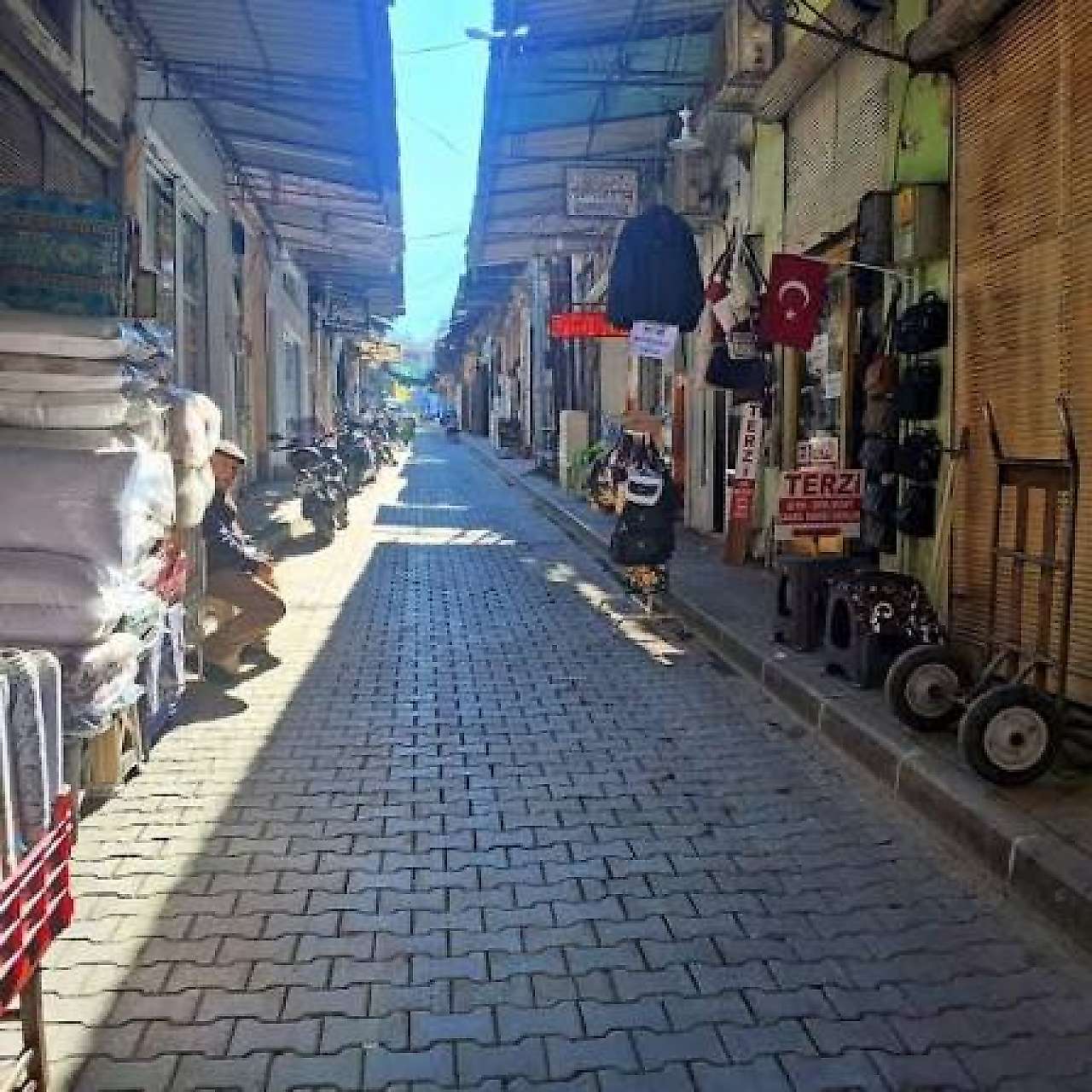 İzmir Tire Hafta Sonu Aktiviteleri: Tarihi Sokaklardan Doğayla İç İçe Rotalara