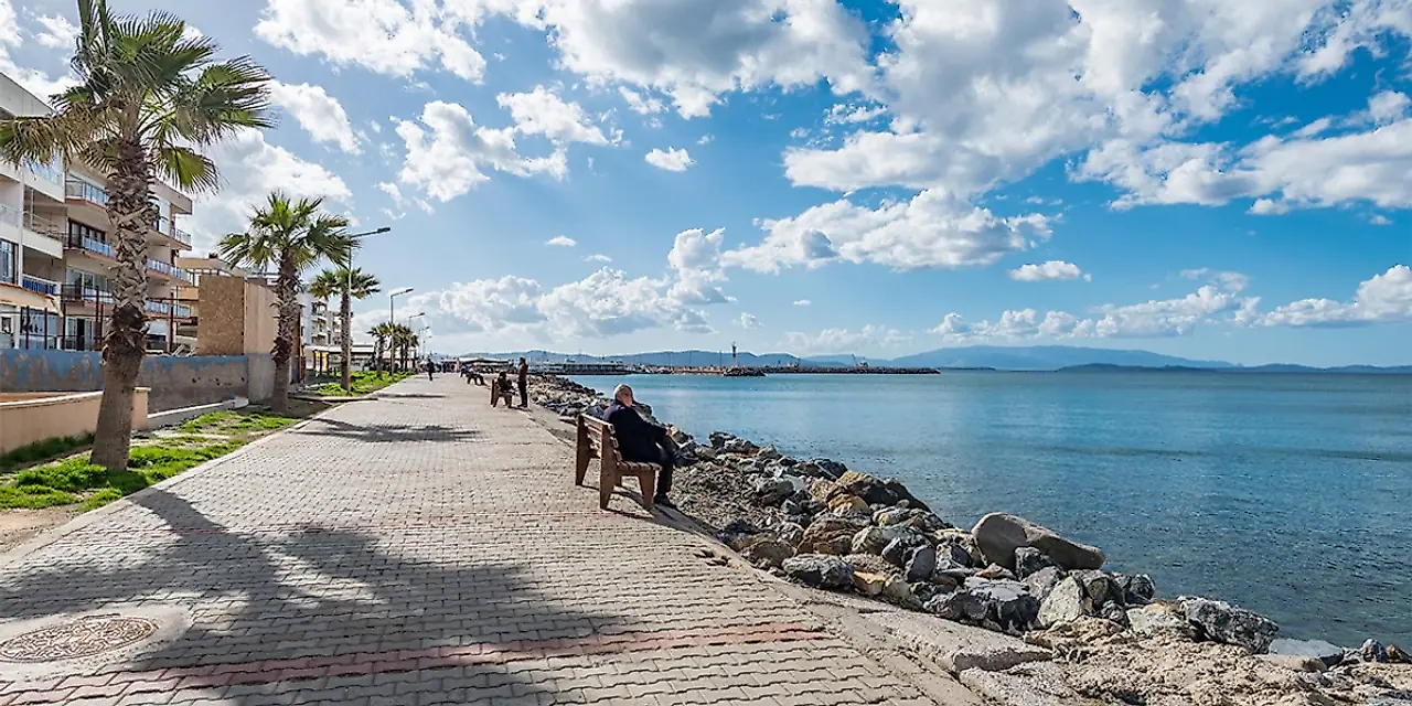 İzmir Güzelbahçe'de Hafta Sonu Ne Yapılır? Sahilden Yelki'ye, Doğadan Lezzet Duraklarına En Güzel Rotalar