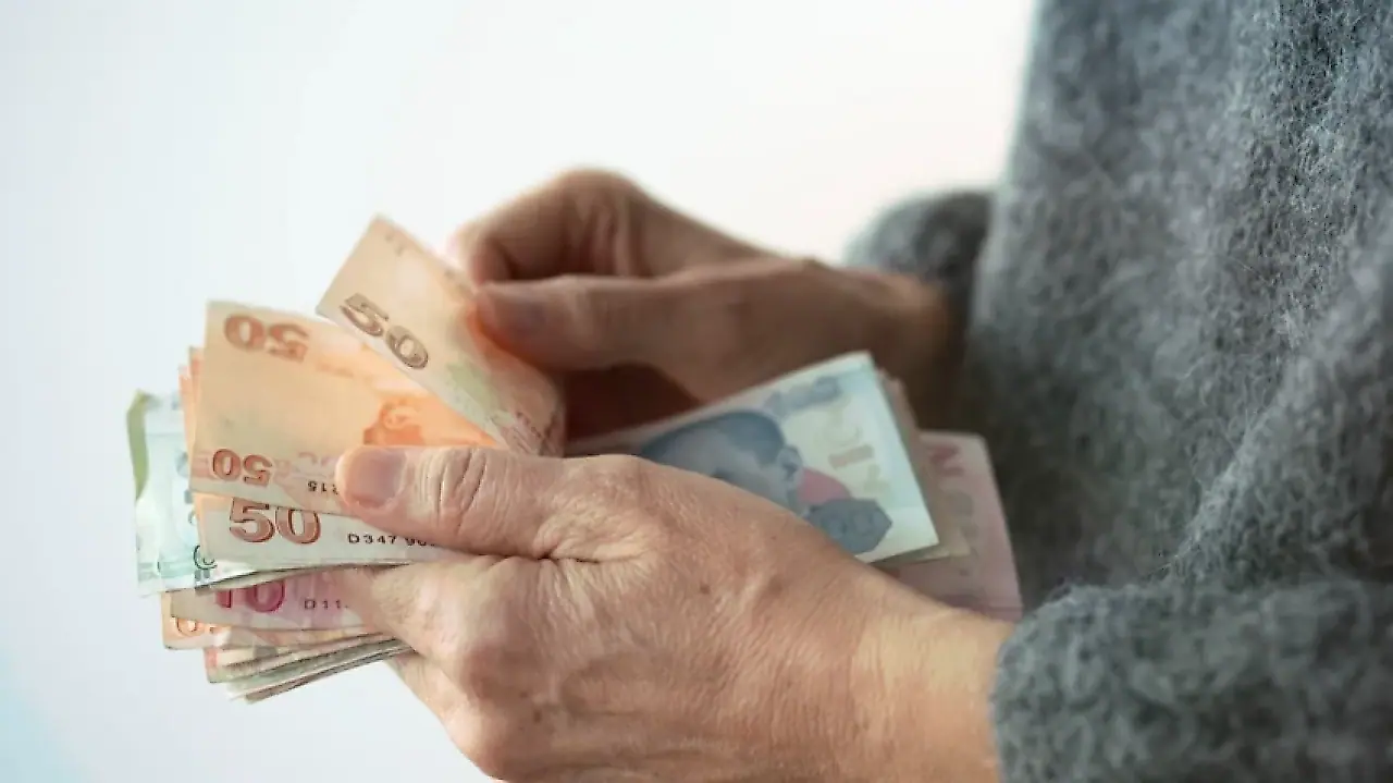 Faizlerde yeni dönem başladı! Mevduat ve kredi oranlarında dikkat çeken düşüş