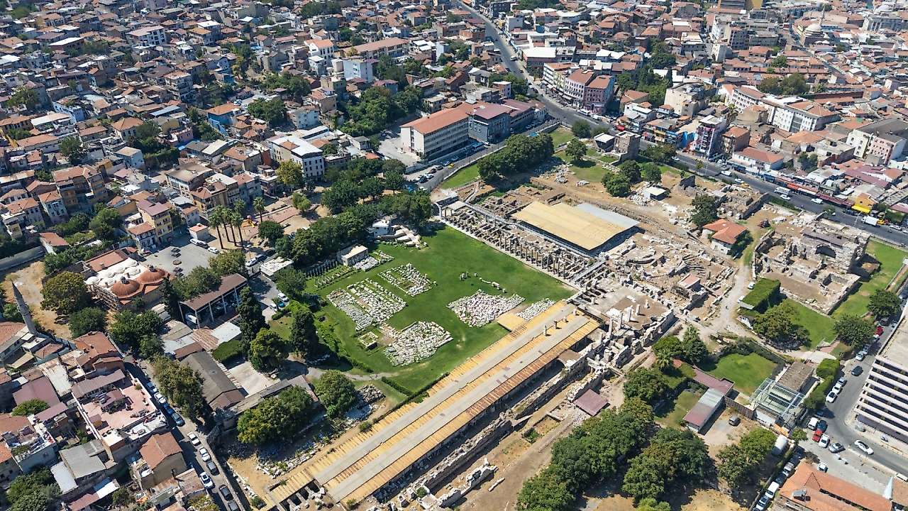 İzmir'de 2 bin yıldır akan antik su kanalının sırrı araştırılıyor