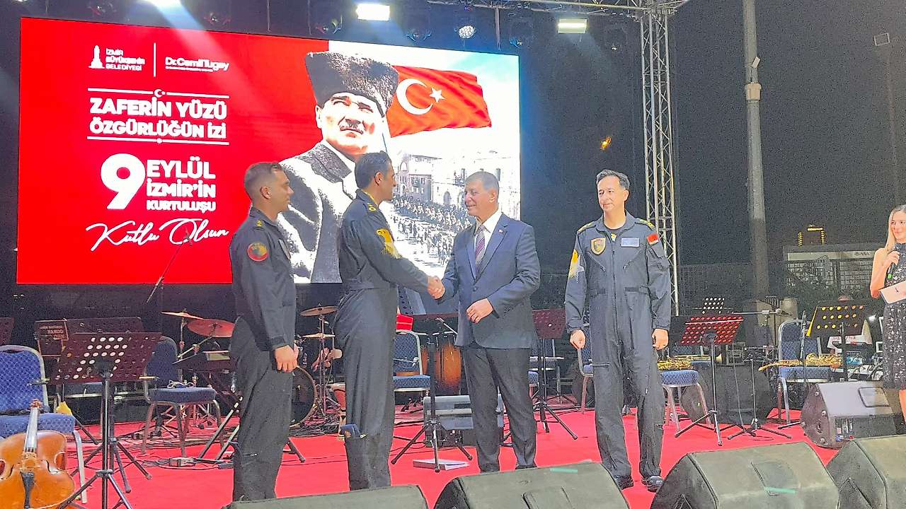Tugay'dan 9 Eylül'de Atatürk vurgusu: 'Çalışma ve başarma sırası bizde!'