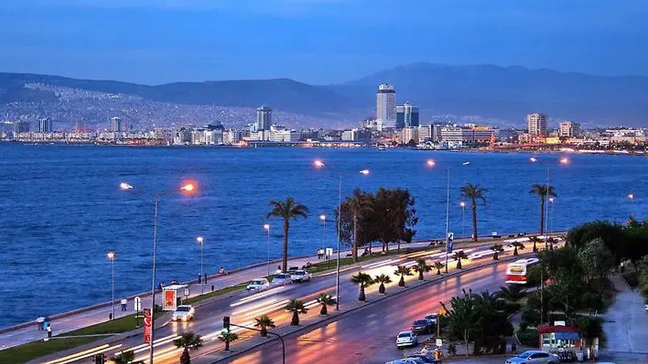 Karşıyaka'nın nüfusu belli oldu! İzmir'in gözde ilçesinde dikkat çeken değişim
