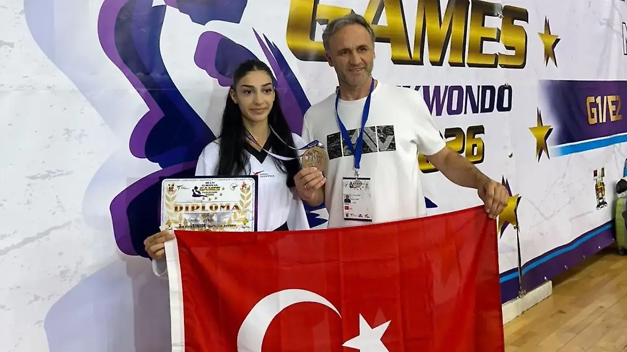 İzmir'in tekvandocuları Avrupa'dan üç madalyayla döndü