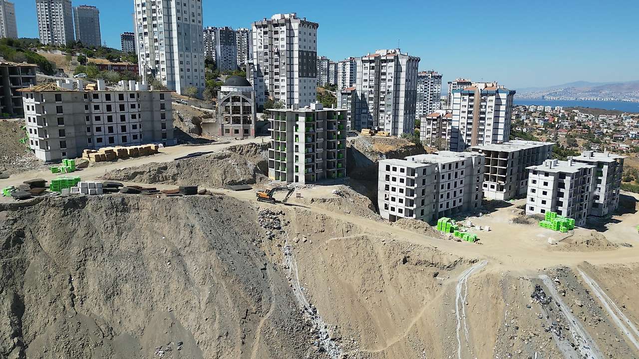 Bilal Saygılı'dan Karabağlar'a TOKİ müjdesi: 786 konut 2027 yazında tamamlanacak