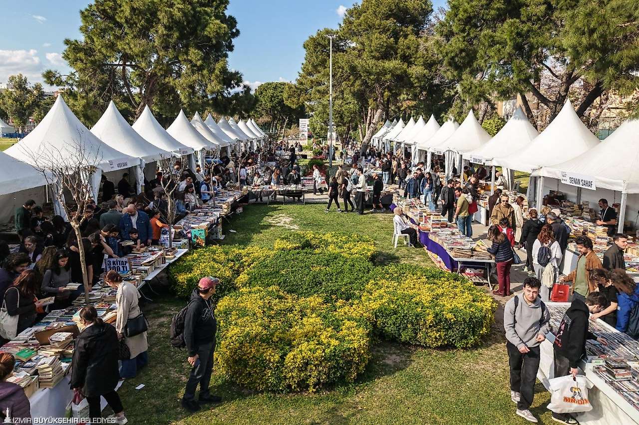 Kültürpark'ta 9 günlük kitap buluşması: İZKİTAP kapılarını 19 Eylül'de açıyor
