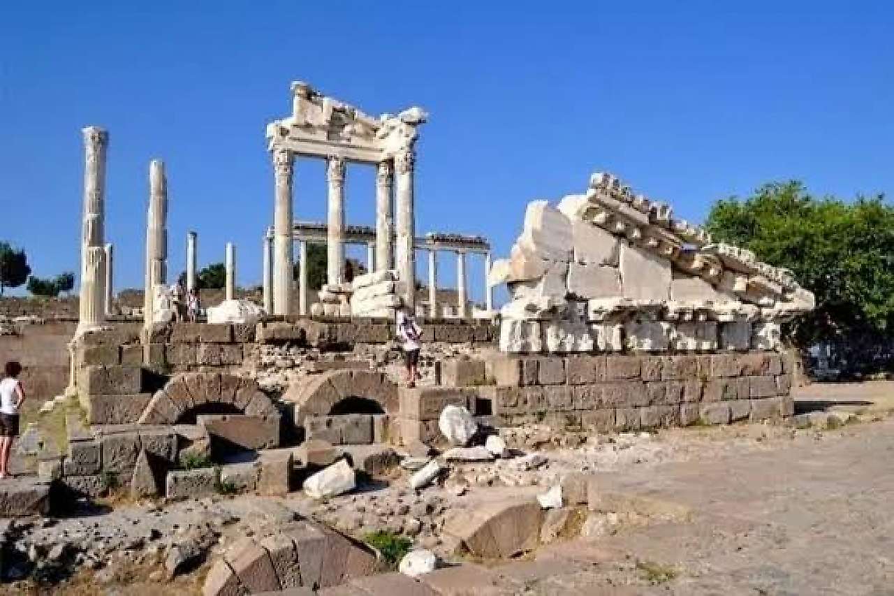 İzmir Seferihisar Hafta Sonu Aktiviteleri: Gezilecek Yerler ve Yapılacaklar