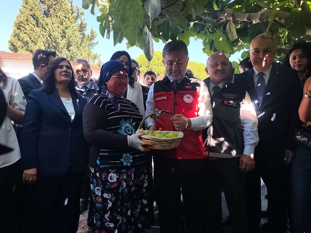 Bakan Yumaklı'dan Aydın incirine tam not