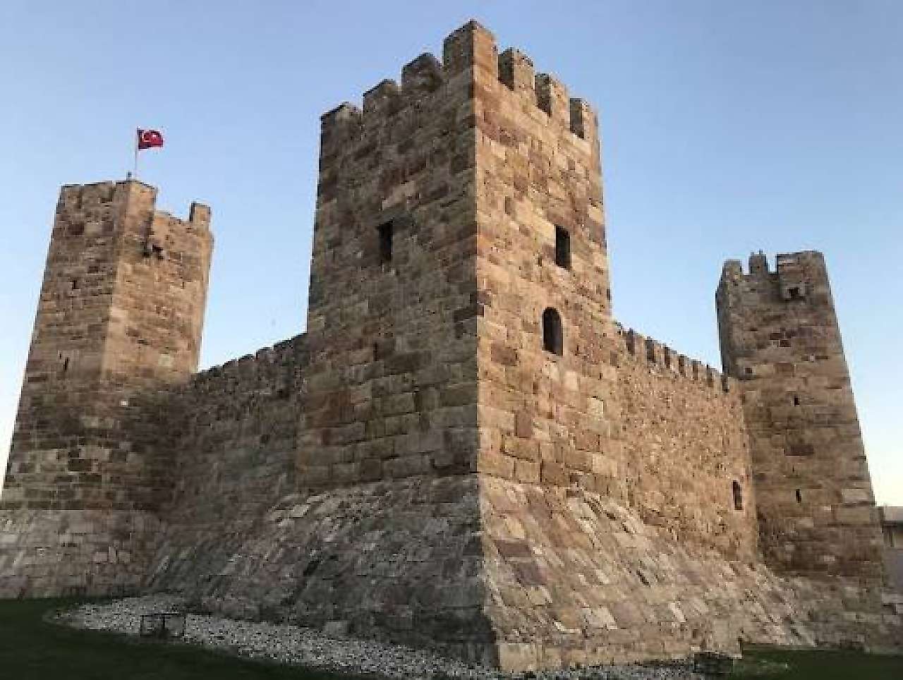 İzmir Dikili'de Hafta Sonu Ne Yapılır? Deniz, Doğa ve Tarihle Dolu En Güzel Gezi Rotaları