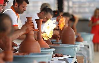 Menemen Çömlek Festivali başlıyor: Edis ve Nil Karaibrahimgil sahne alacak