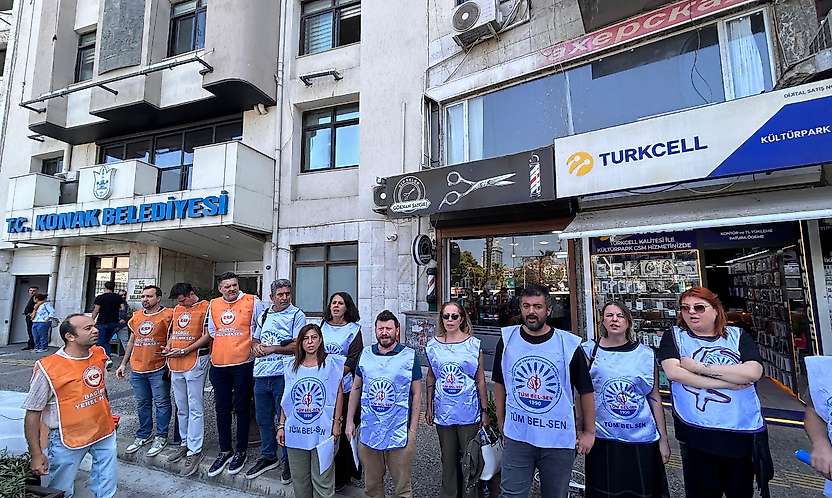 Konak'ta kamu emekçilerinden yönetime ödeme tepkisi: Mücadelenin fişeğini attık!