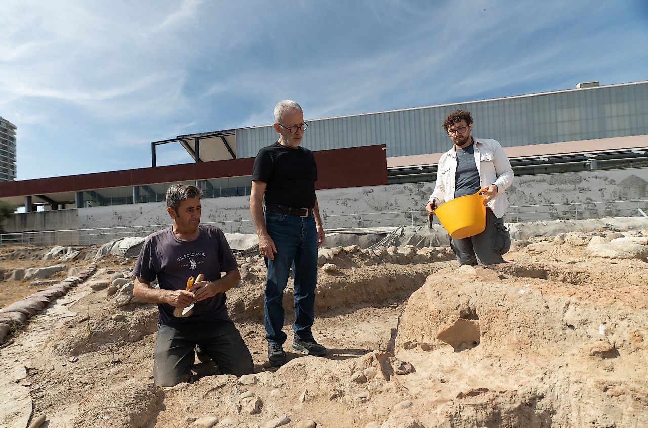 Yeşilova'da tarihteki ilk İzmirlilerin izleri sürülüyor: 8 bin 500 yıldır değişmeyen yaşam kültürü