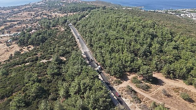 Aliağa ve Seferihisar'da yollar yenileniyor