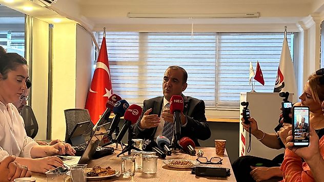 Bezircilioğlu İzmir'in sorunlarını sıraladı, fuar açılışını eleştirdi: 28 vekilden biri bile yoktu!