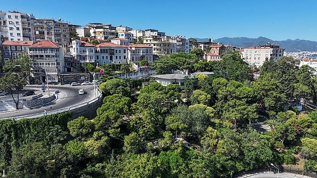 Bir zamanlar İzmirlilerin buluşma noktasıydı… Şato şimdi gençlerin adresi