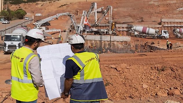 Egeşehir Menemen Konutları'nda zemin çalışmaları bitti, sıra bloklarda