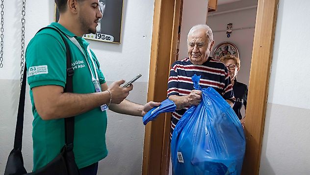 Geri dönüşümde kapsam büyüdü: İzmir'de 9 ilçede atıklar kapıdan alınıyor