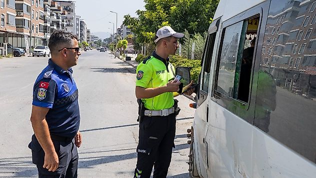 İzmir'de okullar açılıyor: Ulaşım için tüm ekipler sahada olacak