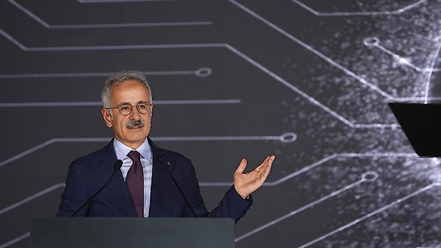 İzmir'e dijital yatırım hamlesi: Veri merkezinde hedef 300 milyon dolar