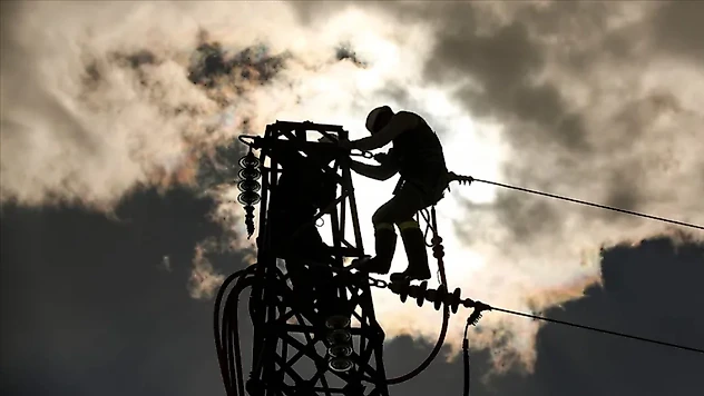 İzmir elektrik kesintisi 12 Eylül: Hangi ilçeler etkilenecek?