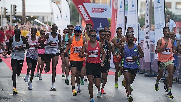 İzmir'in kurtuluşu için koştular: Yarı maratonda dereceye girenler belli oldu