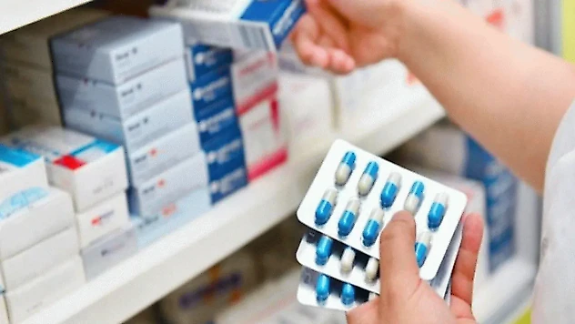 İzmirli eczacılardan reçetesiz ürün uyarısı: İnternetten alınan ürünlere dikkat