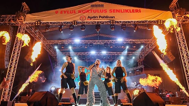Menemen'de on binler Sefo ile coştu