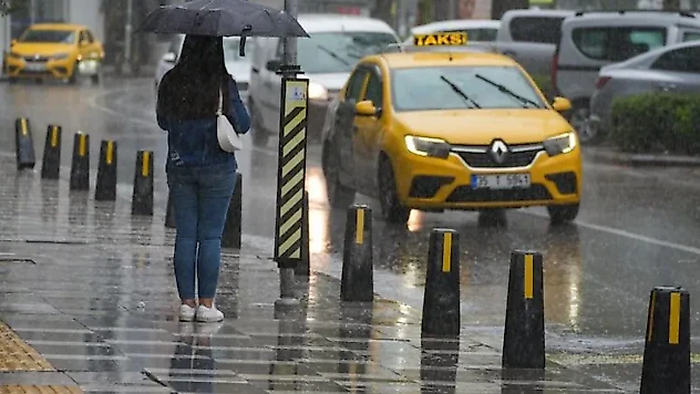 Meteoroloji 6 Eylül için uyardı: Sağanak ve fırtına bazı bölgeleri etkisi altına alacak