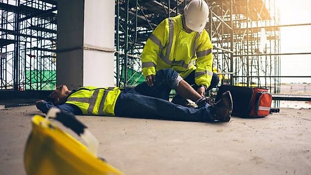 Torbalı'da inşaat işçisi gözünü kaybetti: Mahkemeden 778 bin lira tazminat kararı çıktı!