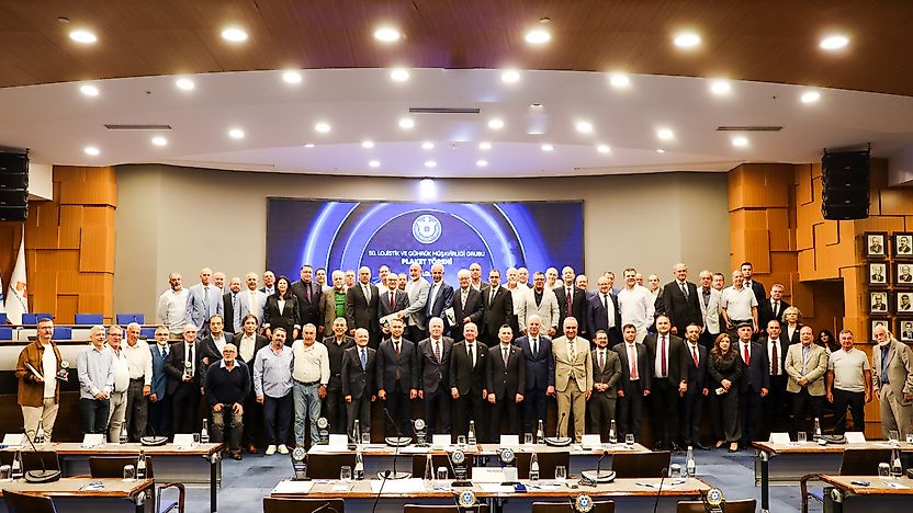 İZTO'dan gümrük müşavirlerine vefa: Yarım asırlık emek ödüllendirildi