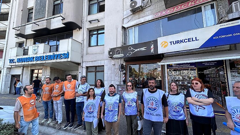 Konak'ta kamu emekçilerinden yönetime ödeme tepkisi: Mücadelenin fişeğini attık!