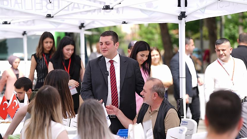 Torbalı'da istihdama destek: 2 bin 284 kişi iş sahibi oldu!